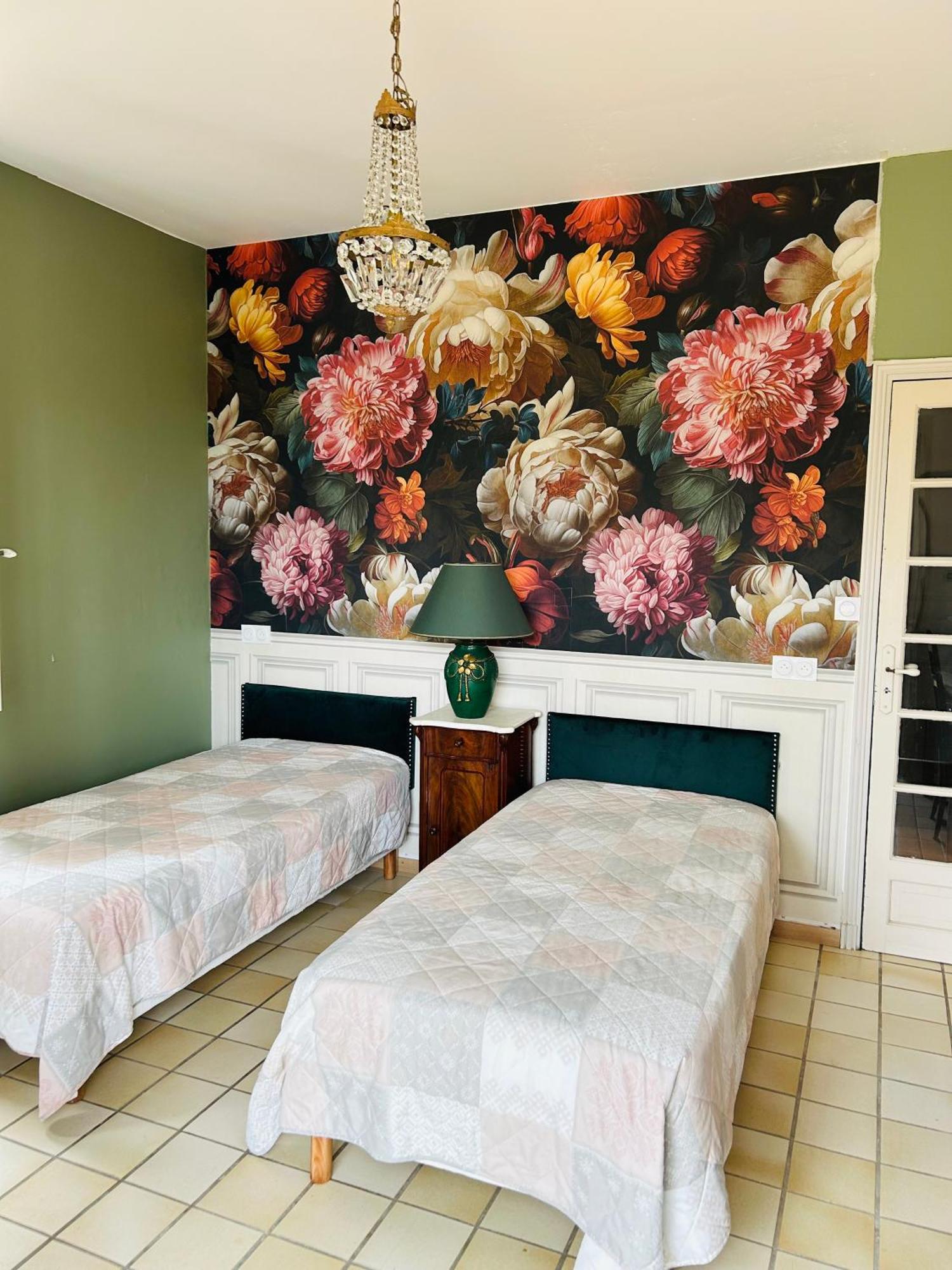 Manoir De La Gravette, Manoir Et Table D'Hotes 蒙托邦 外观 照片