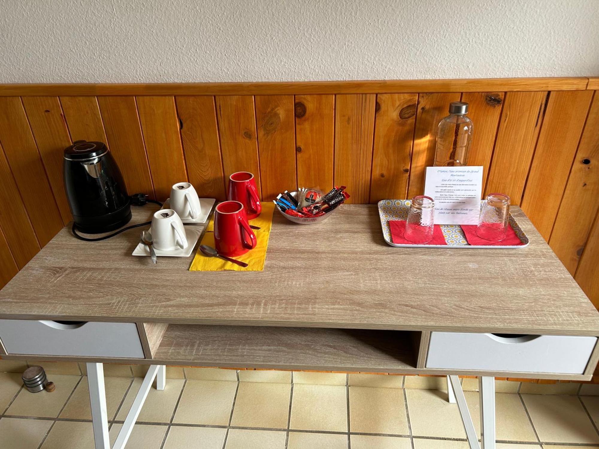 Manoir De La Gravette, Manoir Et Table D'Hotes 蒙托邦 外观 照片