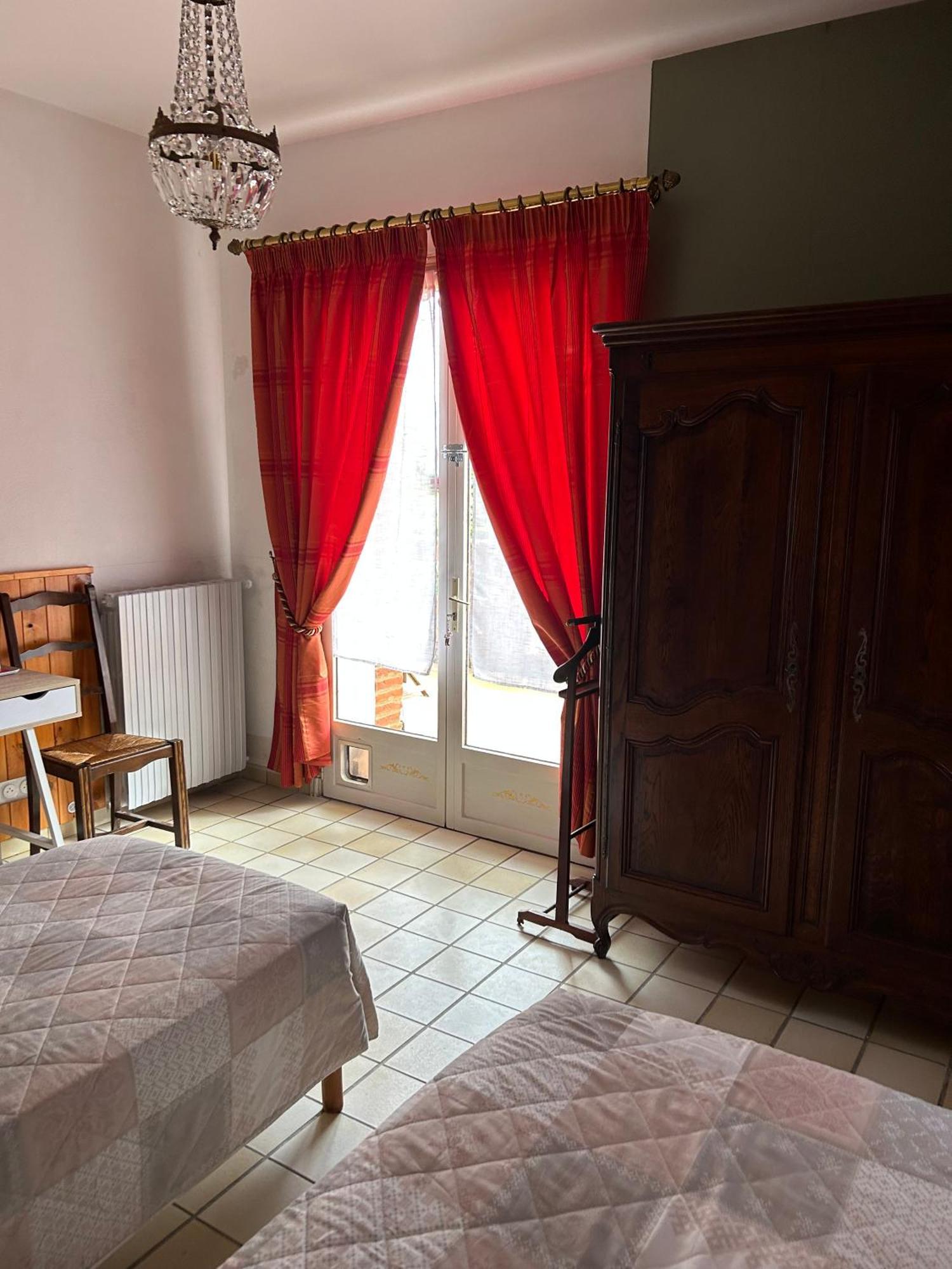 Manoir De La Gravette, Manoir Et Table D'Hotes 蒙托邦 外观 照片