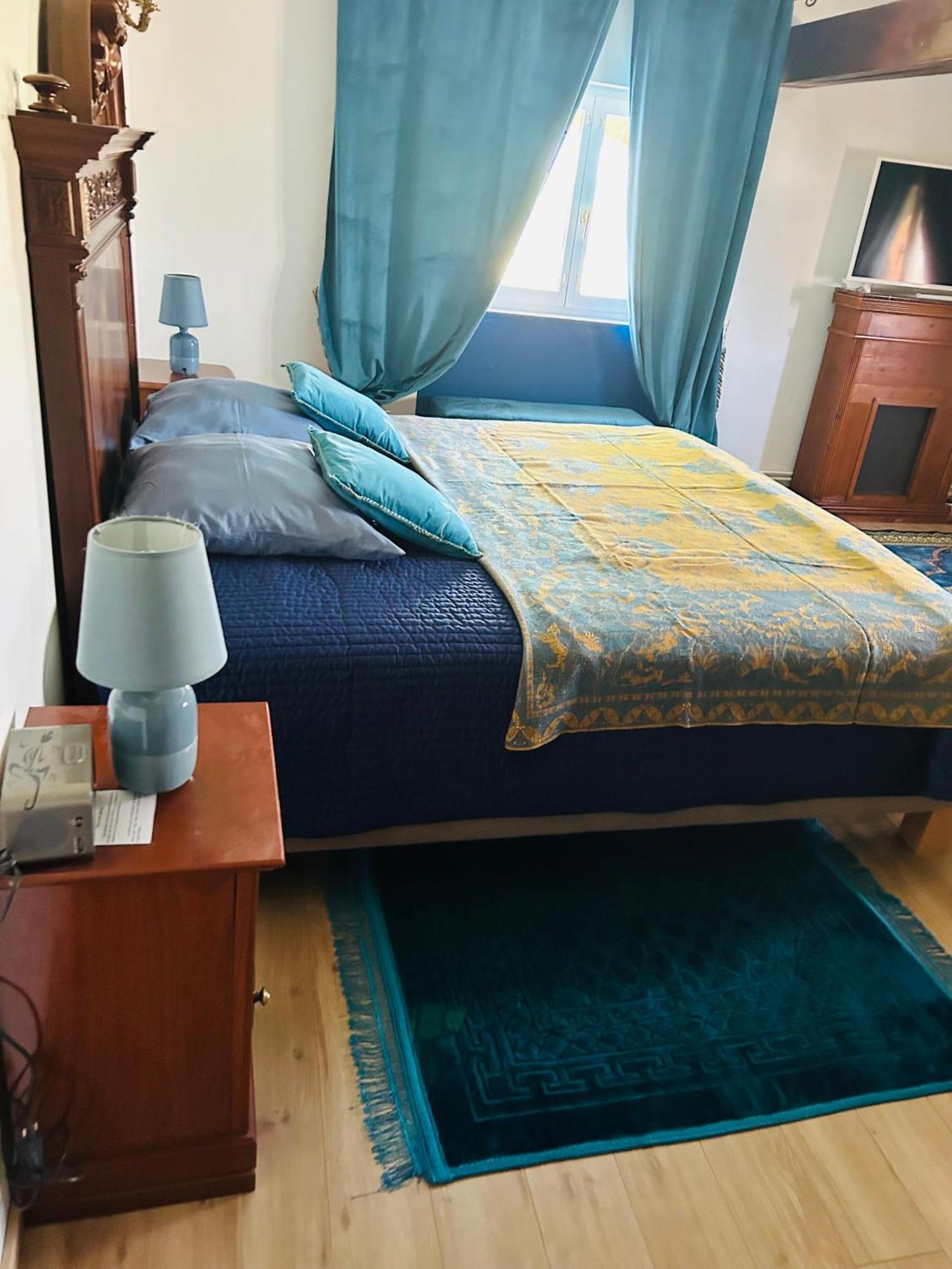 Manoir De La Gravette, Manoir Et Table D'Hotes 蒙托邦 外观 照片
